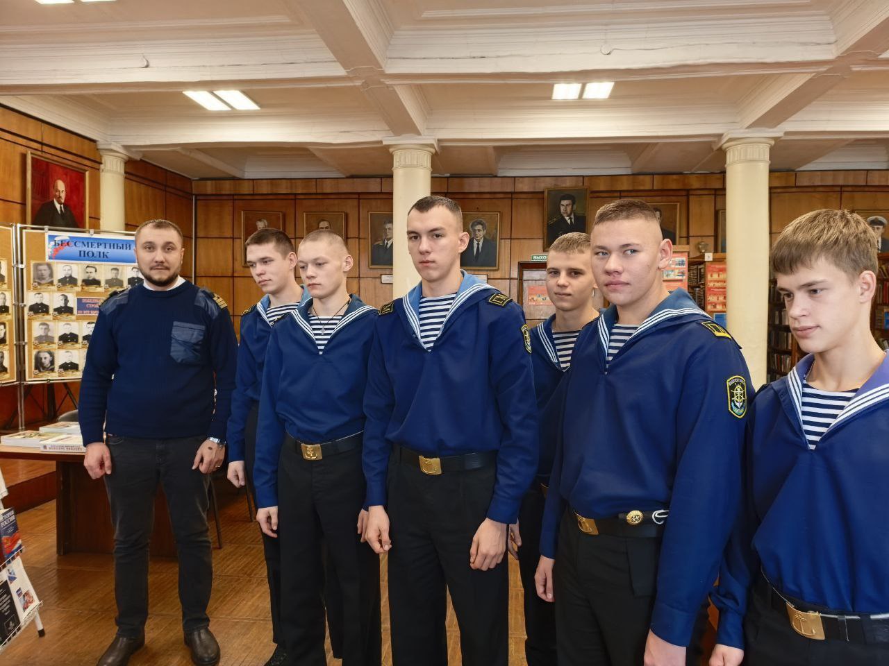 В Иркутском техникуме речного и автомобильного транспорта посвятили в гардемарины 75 первокурсников В Иркутском техникуме речного и автомобильного транспорта посвятили в гардемарины 75 первокурсников