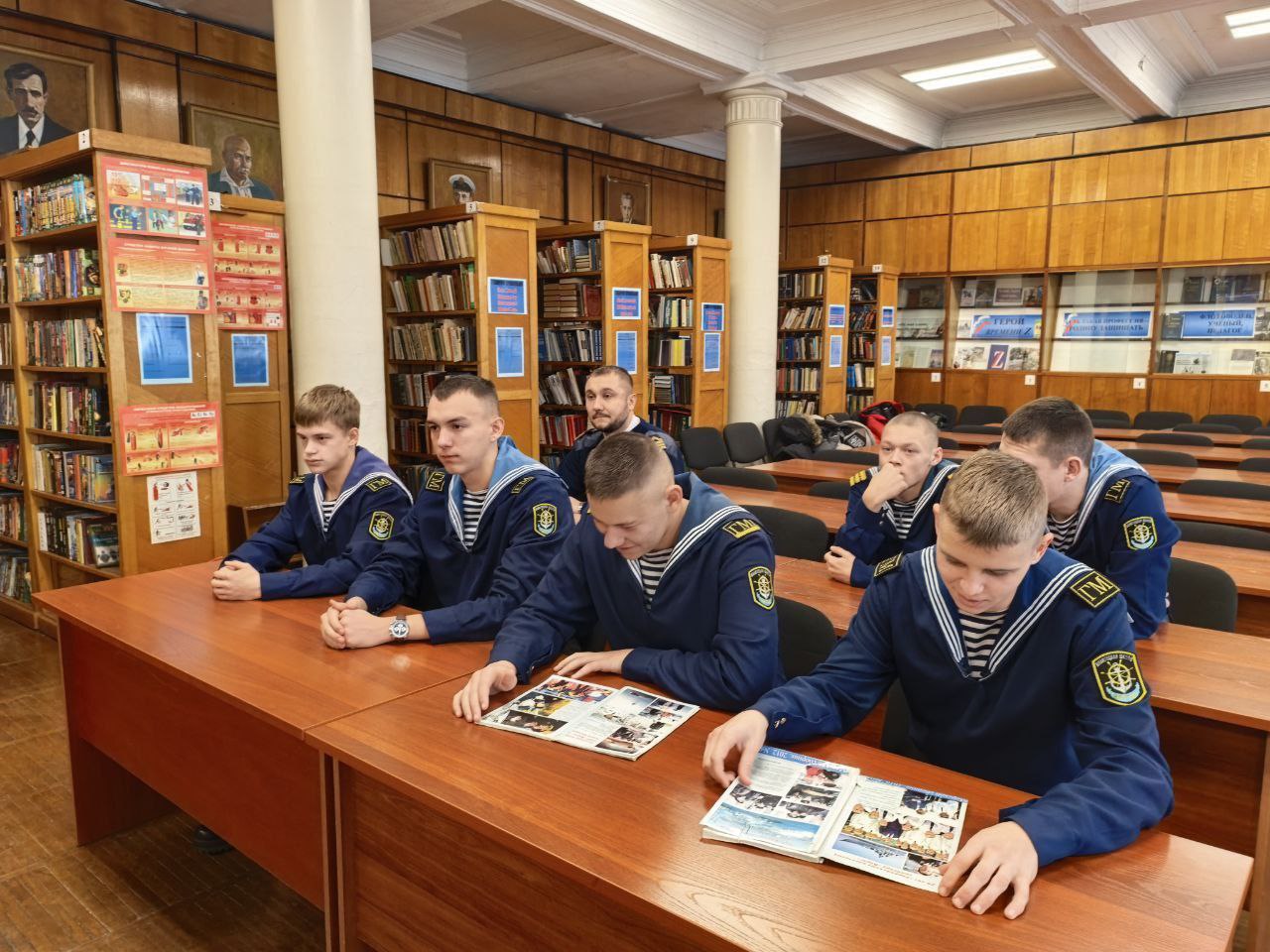 В Иркутском техникуме речного и автомобильного транспорта посвятили в гардемарины 75 первокурсников В Иркутском техникуме речного и автомобильного транспорта посвятили в гардемарины 75 первокурсников