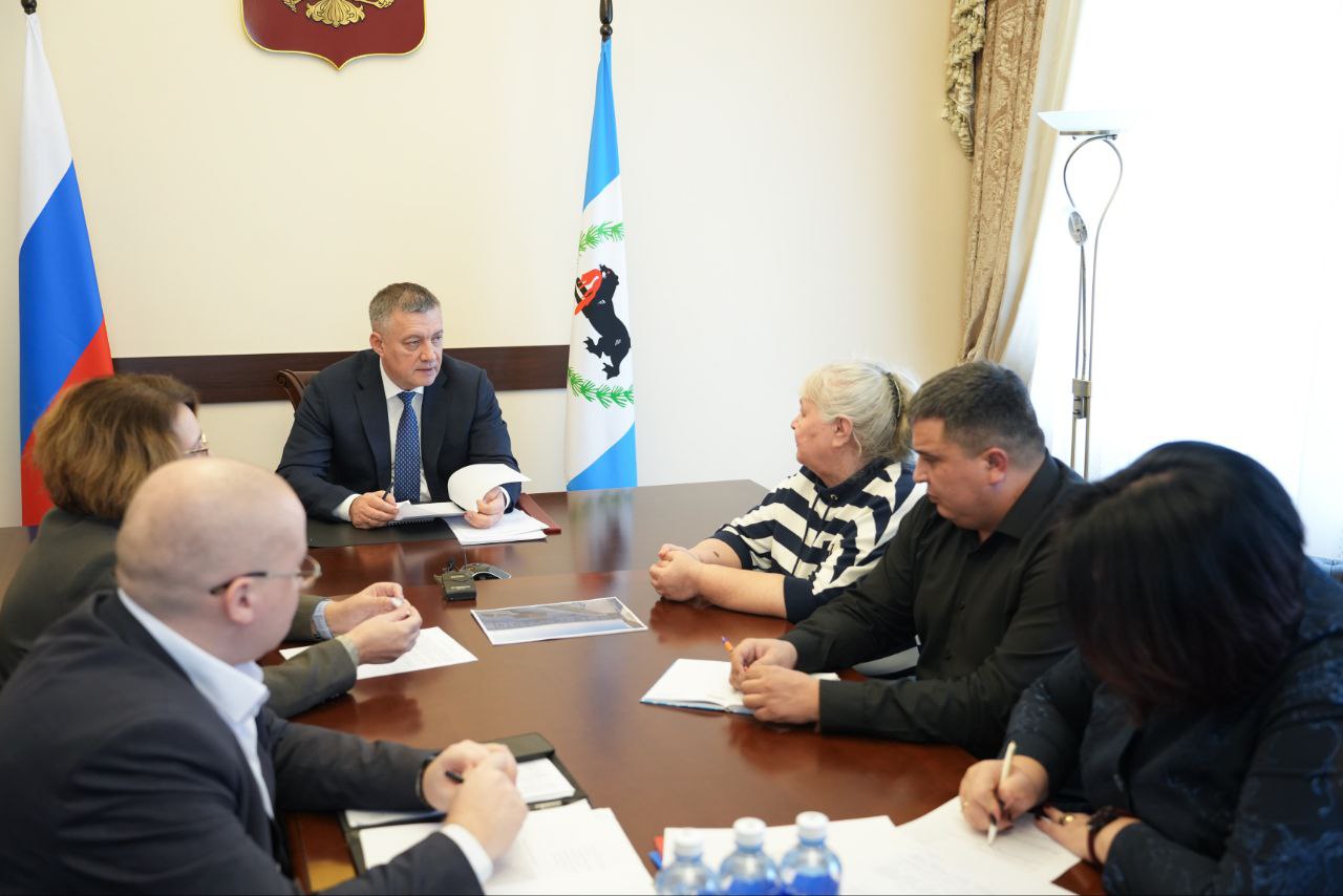 Губернатор Иркутской области Игорь Кобзев провел прием граждан Губернатор Иркутской области Игорь Кобзев провел прием граждан