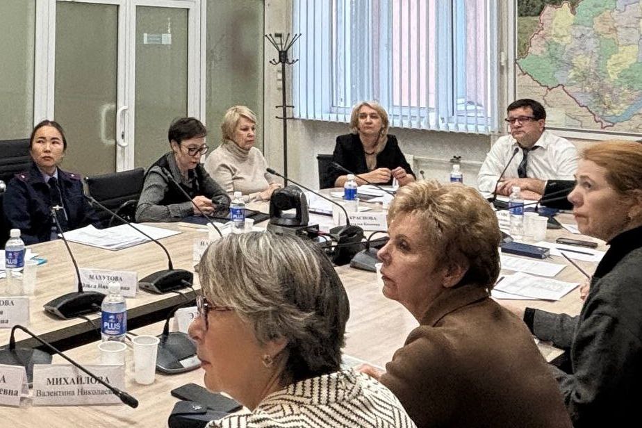 В декабре в школах Иркутской области пройдут родительские собрания по профилактике негативных проявлений и организации безопасного досуга в каникулы