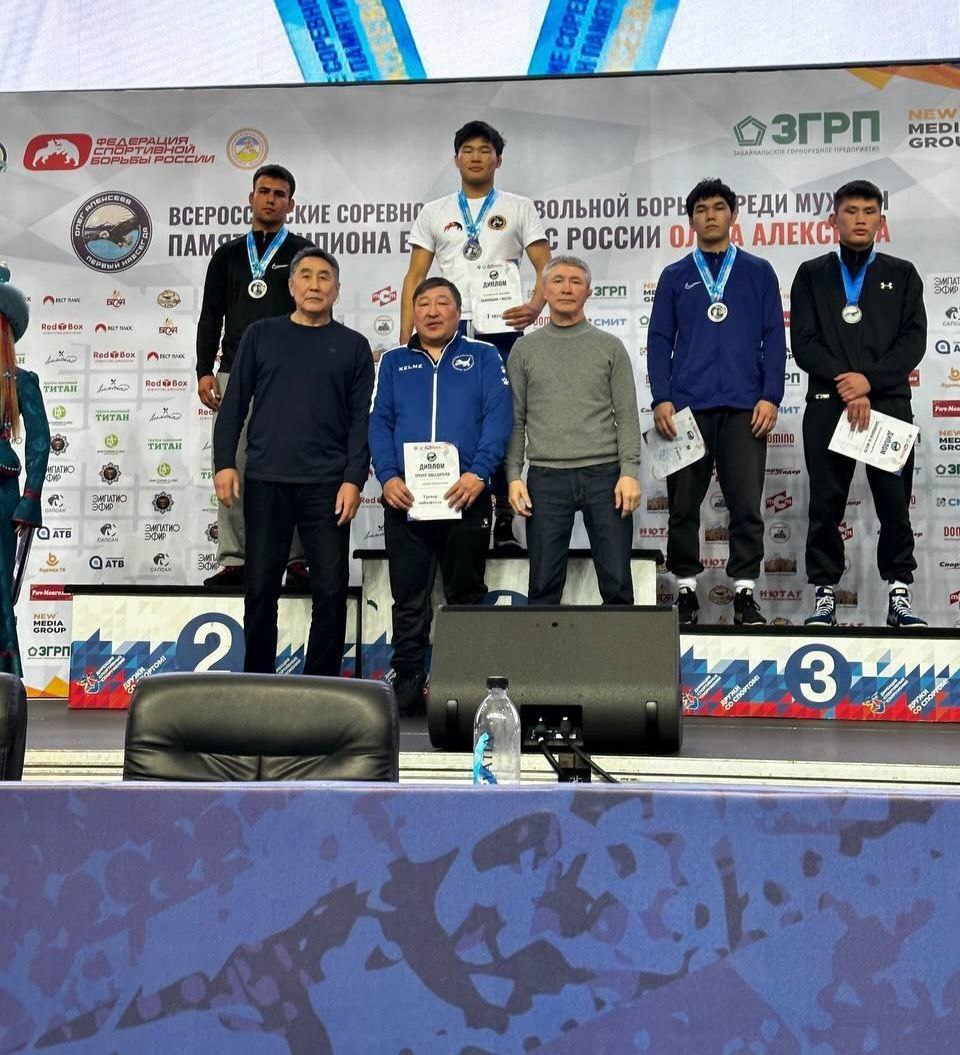 Спортсмены Приангарья выиграли пять медалей на всероссийских соревнованиях по вольной борьбе среди мужчин памяти чемпиона Европы, Заслуженного тренера России Олега Алексеева, которые 5-6 декабря проходили в Улан-Удэ