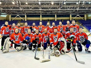 Уважаемые любители хоккея, приглашаем вас стать свидетелями захватывающего спортивного противостояния!