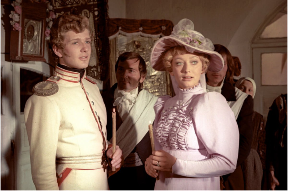 В декабре говорим о декабристах — логично, правда? Тем более, что повод есть и не один: в этом году исполняется 200 лет восстанию на Сенатской площади, 55 лет — Иркутскому музею декабристов и 50 лет фильму «Звезда... В декабре говорим о декабристах — логично, правда? Тем более, что повод есть и не один: в этом году исполняется 200 лет восстанию на Сенатской площади, 55 лет — Иркутскому музею декабристов и 50 лет фильму «Звезда...