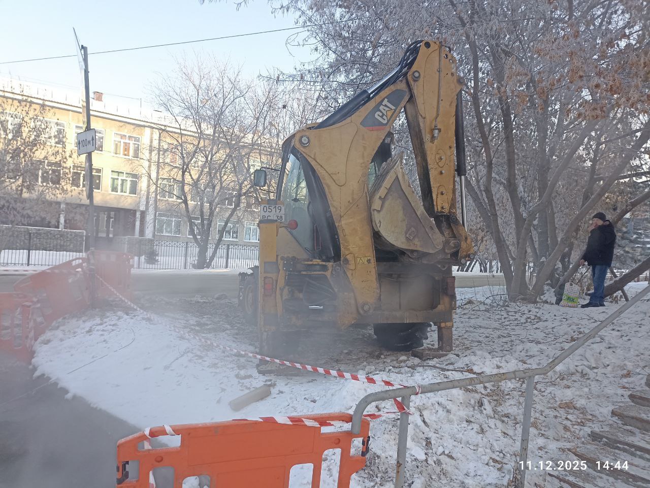 Аварию на канализационных сетях ликвидировали в Иркутске на улице Карла Либкнехта