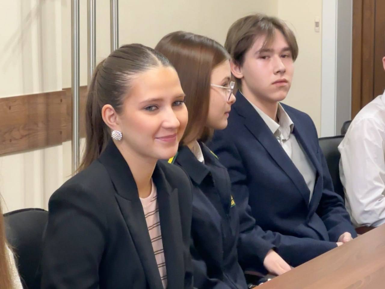 Сергей Петров: С большим удовольствием ежегодно встречаюсь с финалистами муниципального этапа всероссийского конкурса «Лучший ученик года» и их родителями Сергей Петров: С большим удовольствием ежегодно встречаюсь с финалистами муниципального этапа всероссийского конкурса «Лучший ученик года» и их родителями