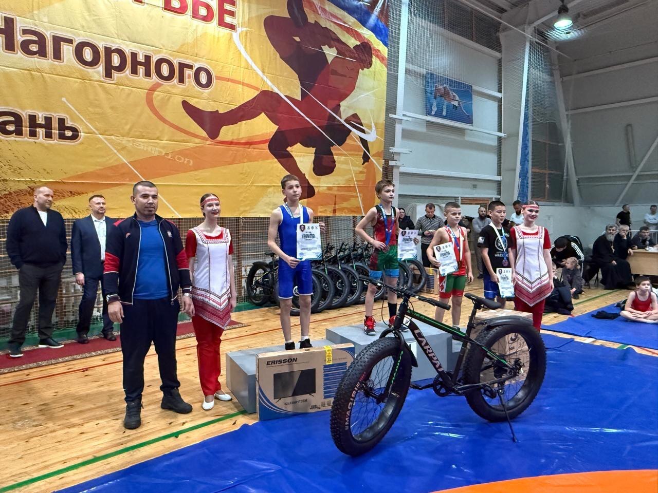 Спортсмены Приангарья завоевали три медали на X открытом областном турнире по вольной борьбе памяти мастера спорта СССР Александра Нагорного, который 5-6 декабря проходил в городе Любань в Республике Беларусь Спортсмены Приангарья завоевали три медали на X открытом областном турнире по вольной борьбе памяти мастера спорта СССР Александра Нагорного, который 5-6 декабря проходил в городе Любань в Республике Беларусь