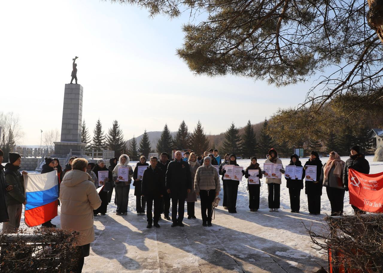 9 декабря на территории музея Дуннинского укрепрайона в городе Дуннин провинции Хэйлунцзян прошло памятное мероприятие, посвященное Дню Героев Отечества 9 декабря на территории музея Дуннинского укрепрайона в городе Дуннин провинции Хэйлунцзян прошло памятное мероприятие, посвященное Дню Героев Отечества