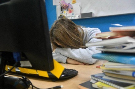 Эксперт назвал причины предновогодней грусти и тревоги