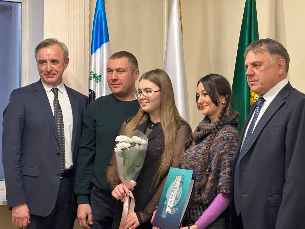 Сергей Петров: С большим удовольствием ежегодно встречаюсь с финалистами муниципального этапа всероссийского конкурса «Лучший ученик года» и их родителями Сергей Петров: С большим удовольствием ежегодно встречаюсь с финалистами муниципального этапа всероссийского конкурса «Лучший ученик года» и их родителями