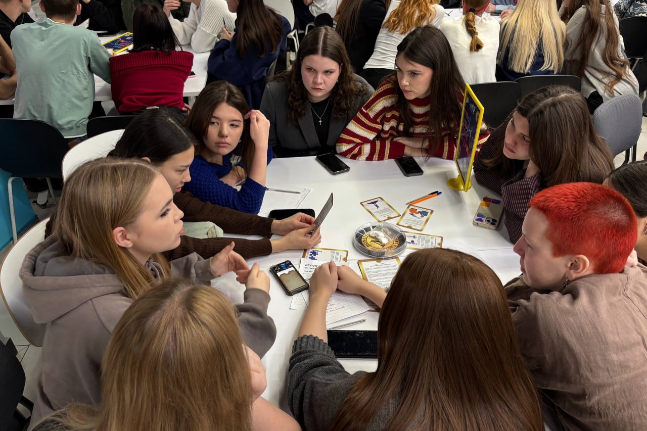 Полторы тысячи школьников и студентов Приангарья попробовали себя в обучающих бизнес-играх Полторы тысячи школьников и студентов Приангарья попробовали себя в обучающих бизнес-играх