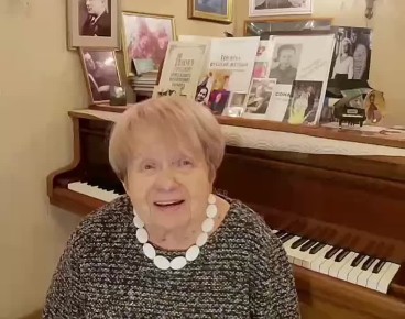 Александра Николаевна Пахмутова, композитор, пианистка и Почетный гражданин Братска, поздравила горожан с юбилеем