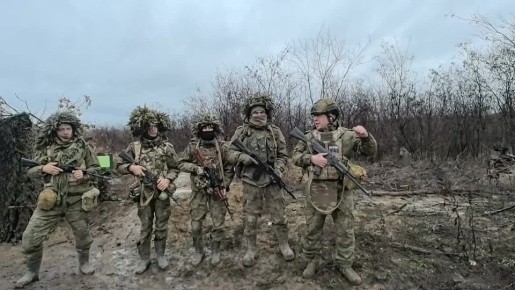 Сергей Петров: Депутат нашей Думы, участник спецоперации Владислав Вадимович Орищенко вместе с сослуживцами поздравляют жителей Ангарского округа с Днём Конституции Российской Федерации