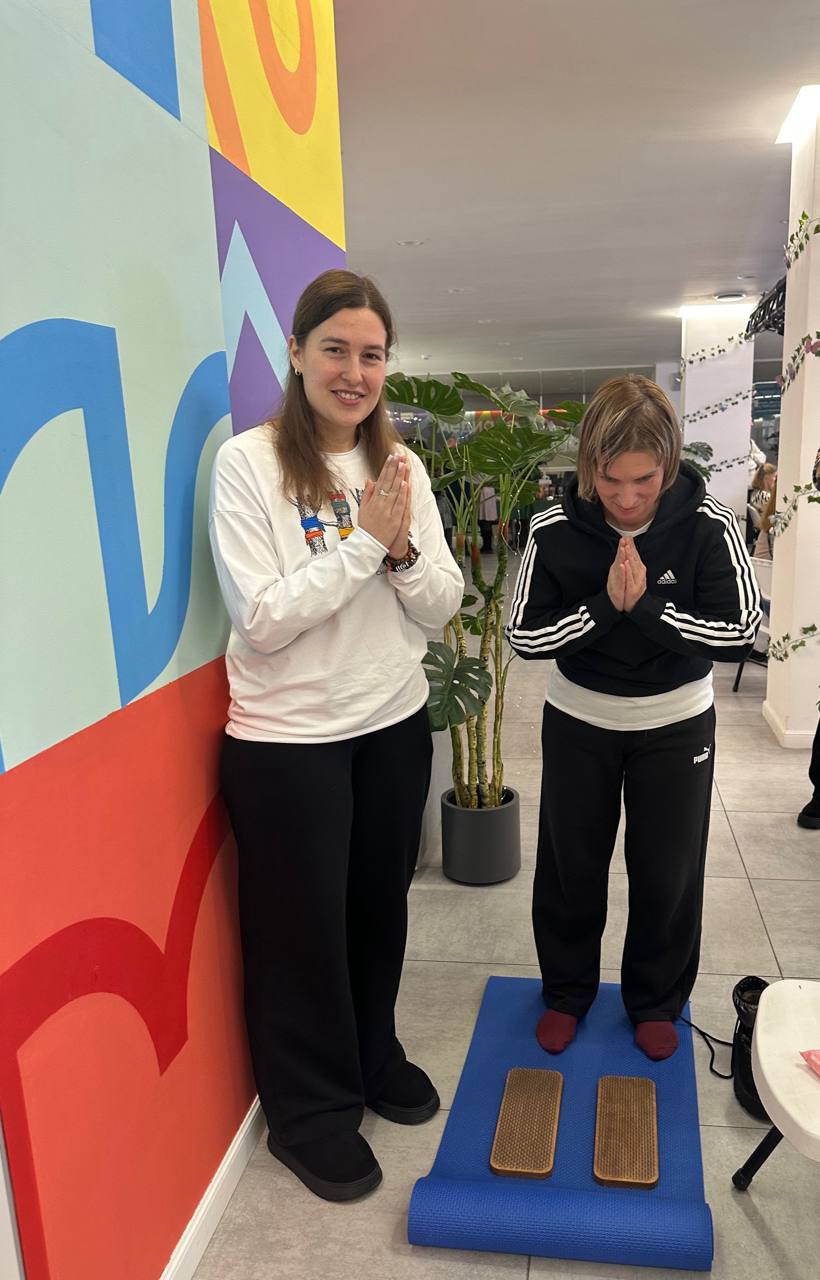 Звукотерапия, стояние на гвоздях, ладание, фитотерапия, арт-терапия - все это прямо сейчас можно побровать на фестивале «Магия здоровья» в Доме молодежи Звукотерапия, стояние на гвоздях, ладание, фитотерапия, арт-терапия - все это прямо сейчас можно побровать на фестивале «Магия здоровья» в Доме молодежи