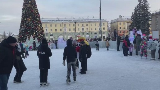 Марш Дедов Морозов, Снегурочек и других сказочных персонажей прошел сегодня по улицам Ангарска