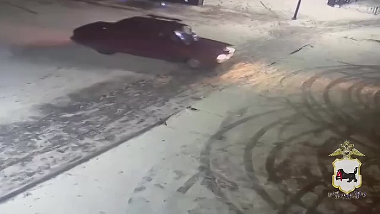 В Зиме полицейские нашли хулигана, который на автомобиле проехал по «Мемориалу Славы»