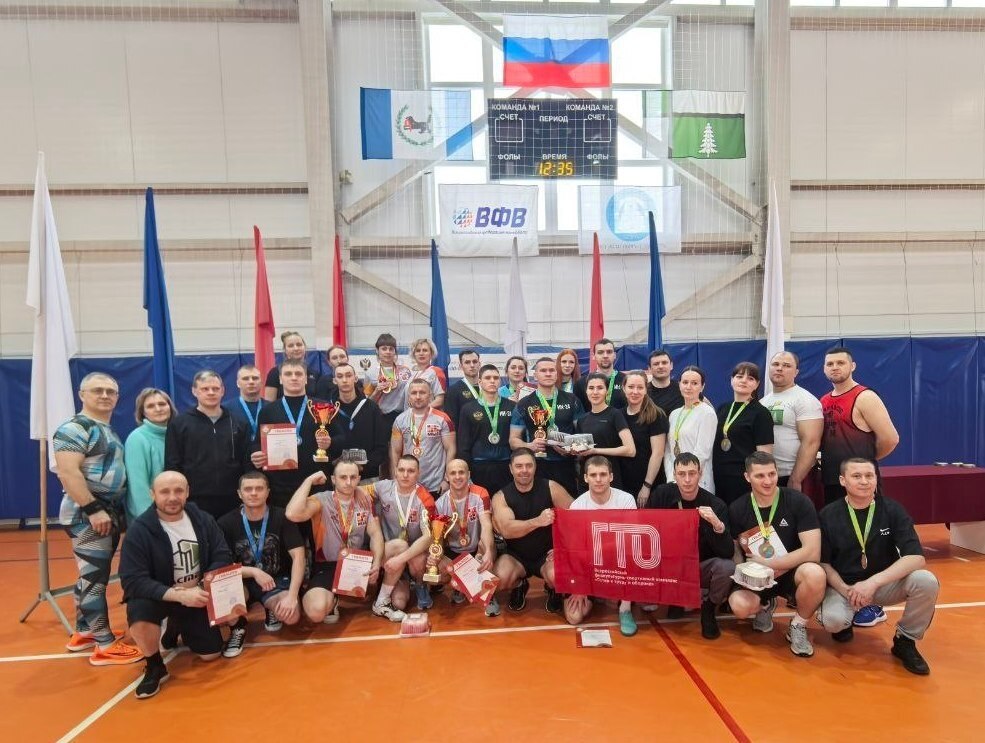 Более 400 школьникам Тулуна торжественно вручили знаки отличия ГТО Более 400 школьникам Тулуна торжественно вручили знаки отличия ГТО