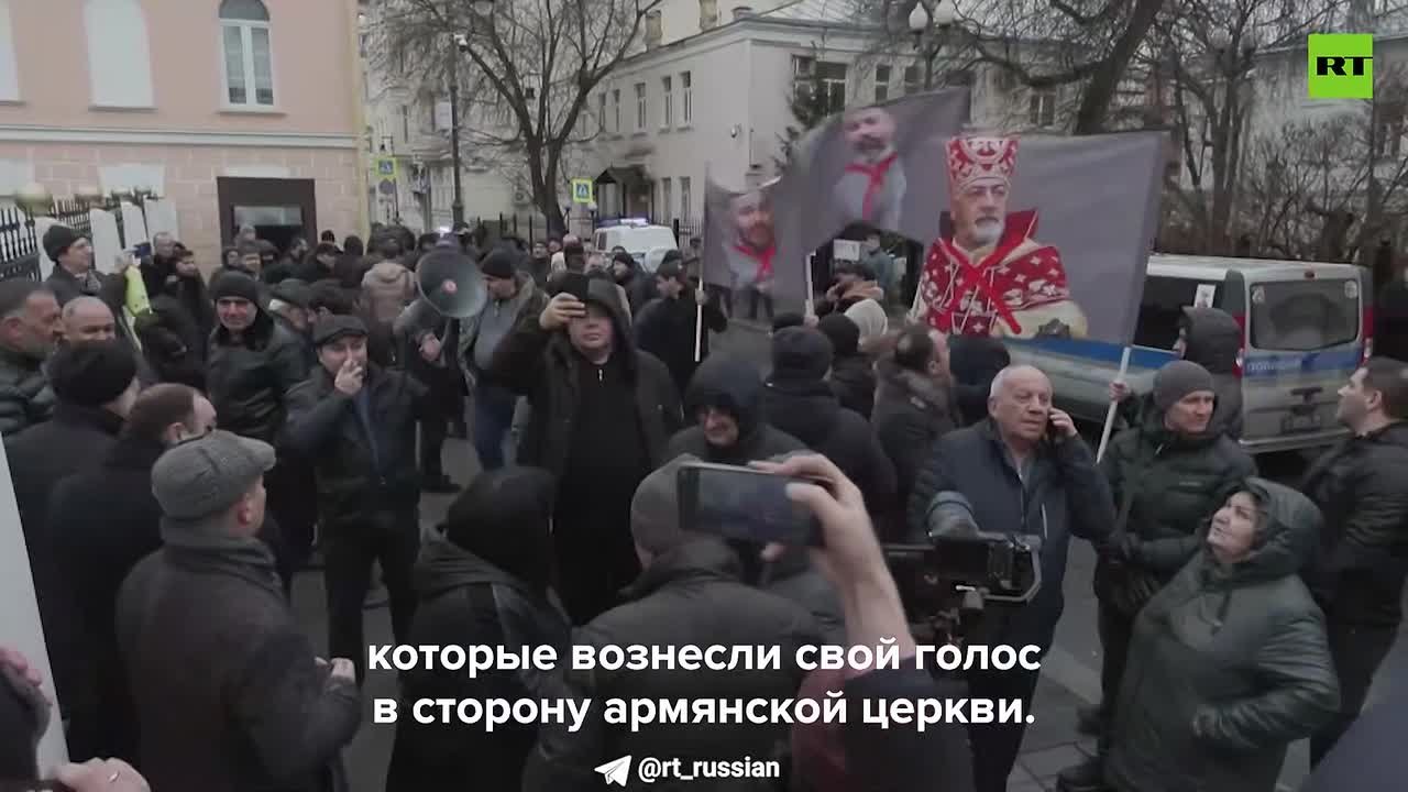 РАСКОЛ АРМЯНСКОЙ ЦЕРКВИ — ПО УКРАИНСКОМУ СЦЕНАРИЮ?