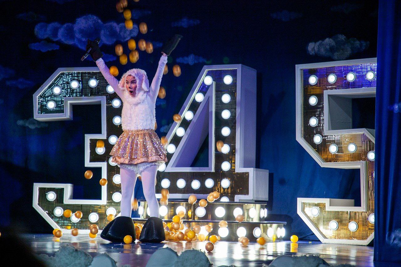 Новый год – самый сказочный и чарующий праздник, когда даже взрослые начинают верить в чудеса Новый год – самый сказочный и чарующий праздник, когда даже взрослые начинают верить в чудеса