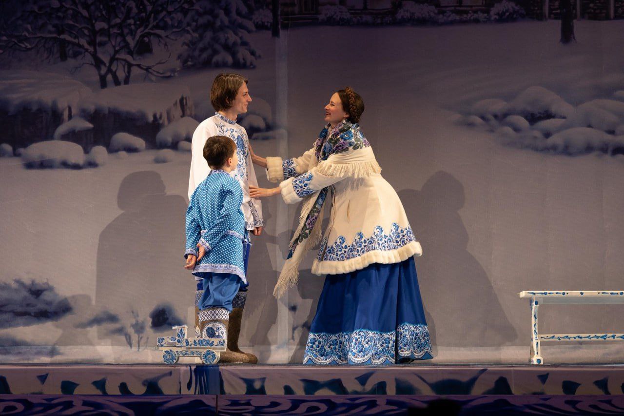 Новый год – самый сказочный и чарующий праздник, когда даже взрослые начинают верить в чудеса Новый год – самый сказочный и чарующий праздник, когда даже взрослые начинают верить в чудеса