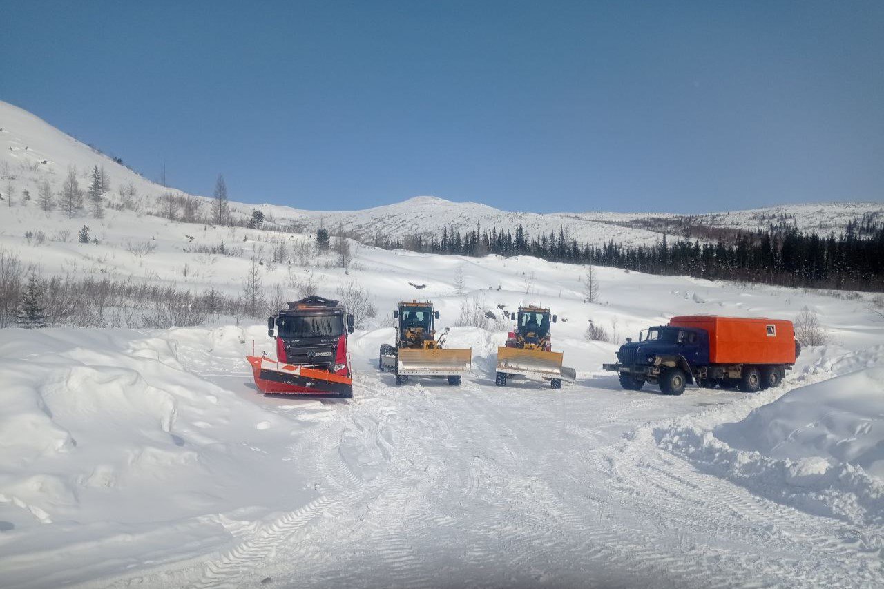 Плановые работы по расчистке от снега провели на ключевых северных трассах Усть-Кут – Уоян и Таксимо – Бодайбо Плановые работы по расчистке от снега провели на ключевых северных трассах Усть-Кут – Уоян и Таксимо – Бодайбо