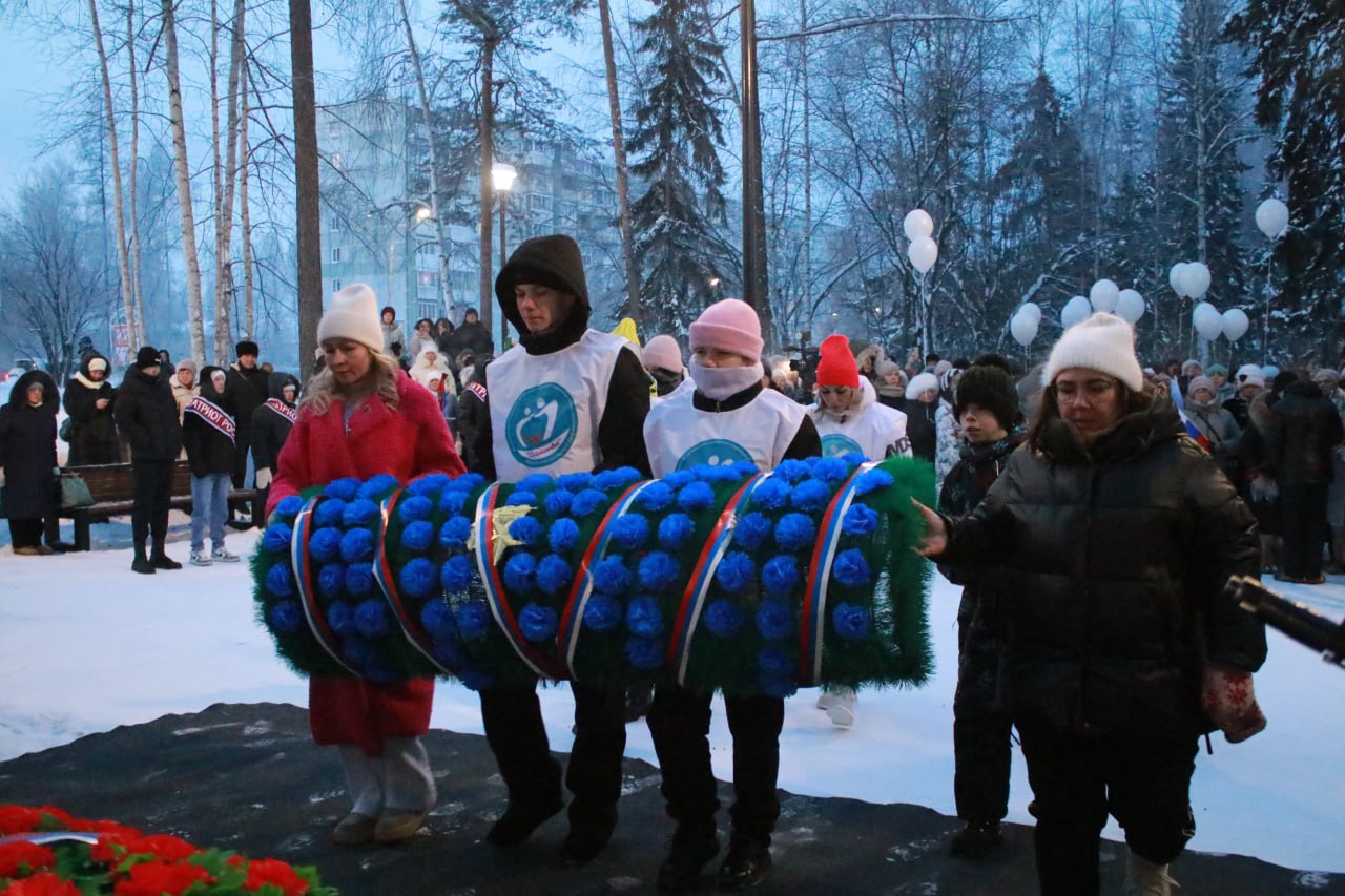 Мемориальный комплекс памяти погибших участников СВО «Звезды памяти» открыли в Усть-Илимске по инициативе горожан Мемориальный комплекс памяти погибших участников СВО «Звезды памяти» открыли в Усть-Илимске по инициативе горожан