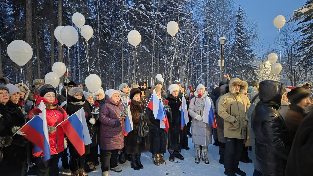 Мемориальный комплекс памяти погибших участников СВО «Звезды памяти» открыли в Усть-Илимске по инициативе горожан Мемориальный комплекс памяти погибших участников СВО «Звезды памяти» открыли в Усть-Илимске по инициативе горожан