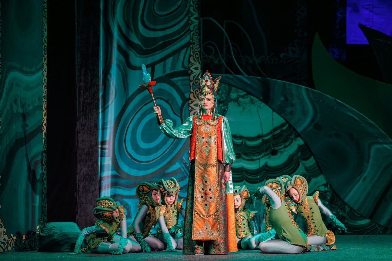 Новый год – самый сказочный и чарующий праздник, когда даже взрослые начинают верить в чудеса Новый год – самый сказочный и чарующий праздник, когда даже взрослые начинают верить в чудеса