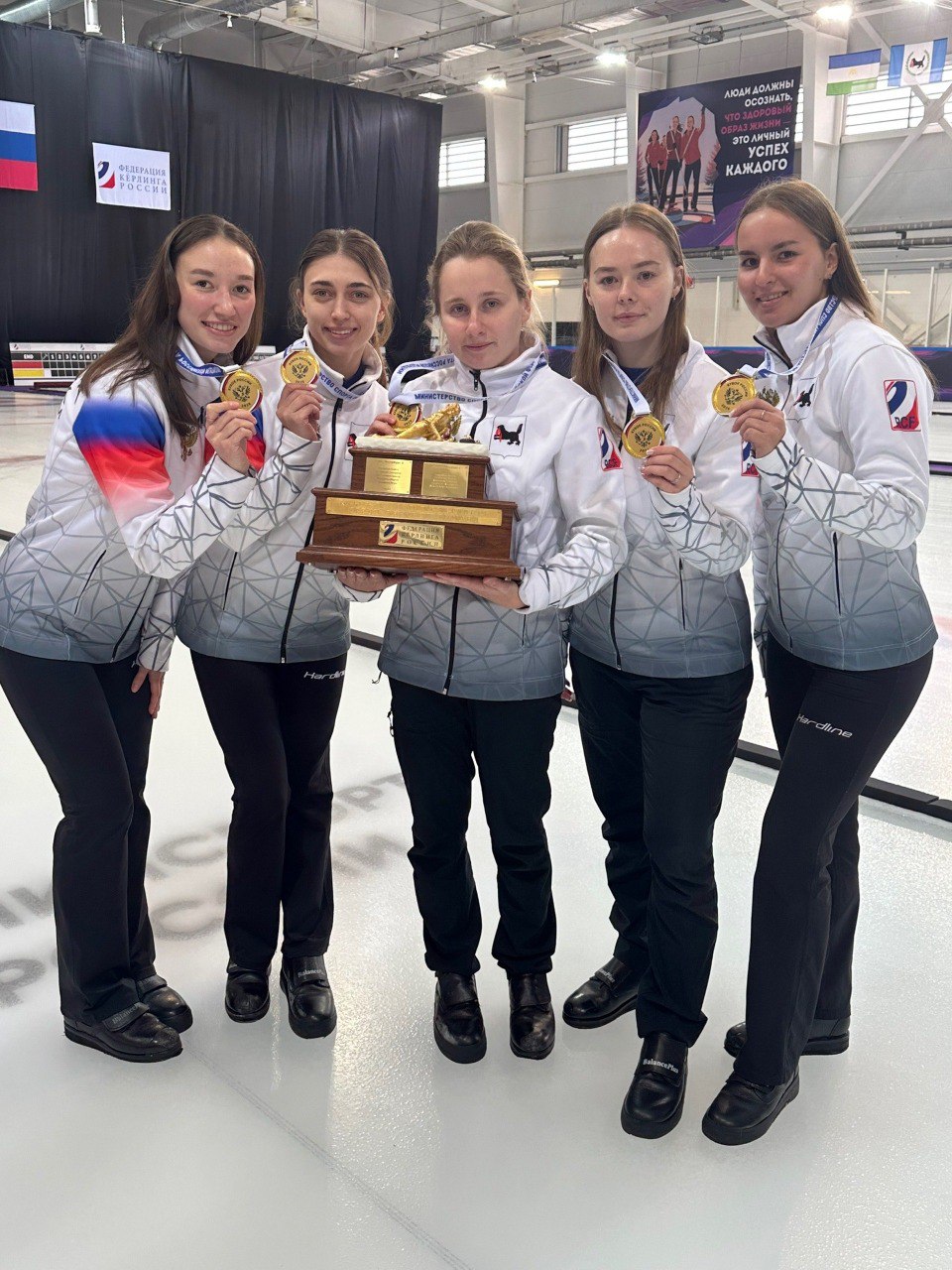 Команда «Иркутская область-Комсомолл 1» одержала победу на Кубке России по керлингу среди женских команд Команда «Иркутская область-Комсомолл 1» одержала победу на Кубке России по керлингу среди женских команд