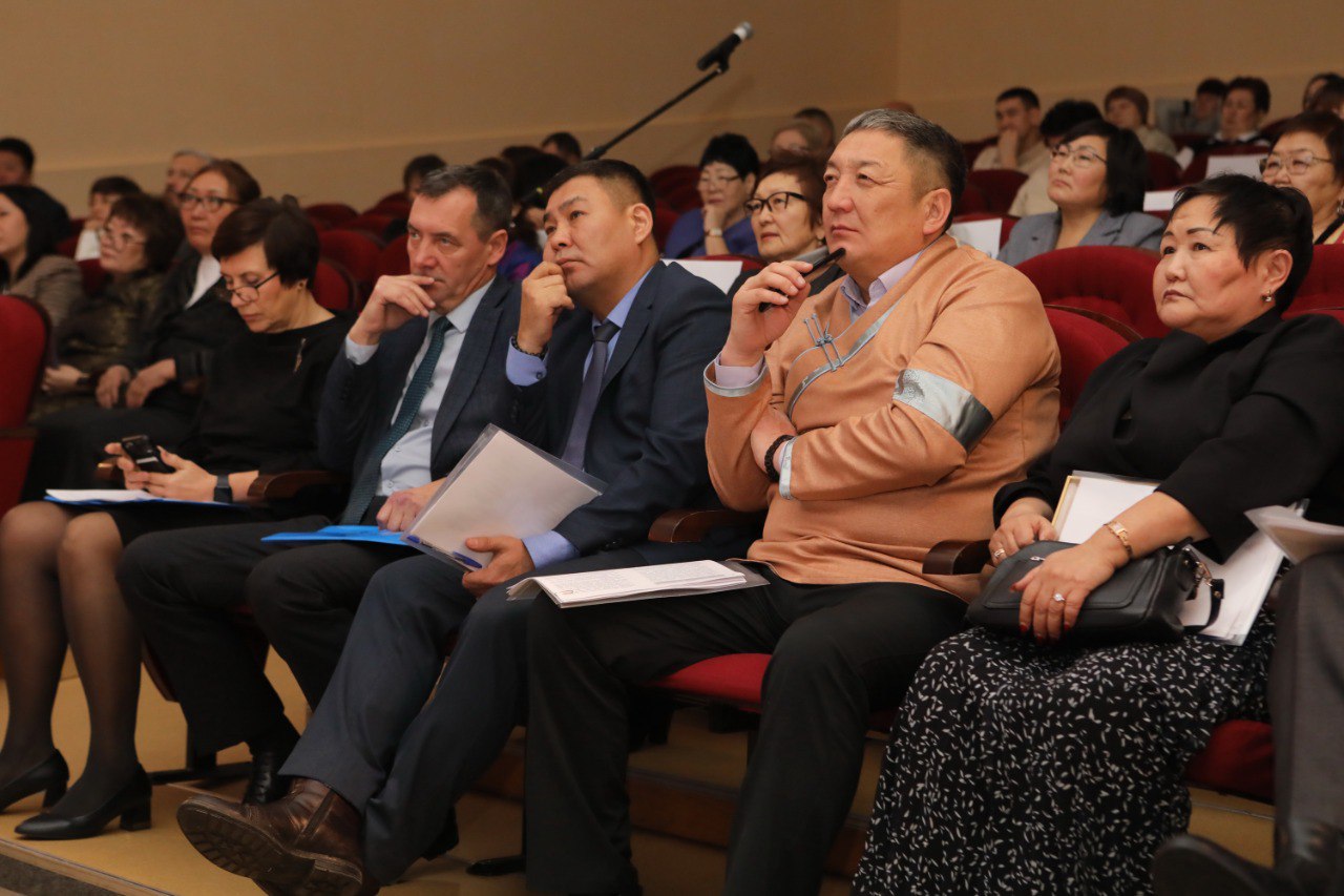 В социальной сфере Усть-Ордынского Бурятского округа будет усилена патриотическая работа в Год единства народов России В социальной сфере Усть-Ордынского Бурятского округа будет усилена патриотическая работа в Год единства народов России