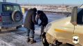 В 40-градусный мороз: Баяндаевские полицейские спасли водителя, оказавшегося в ледяной ловушке на трассе