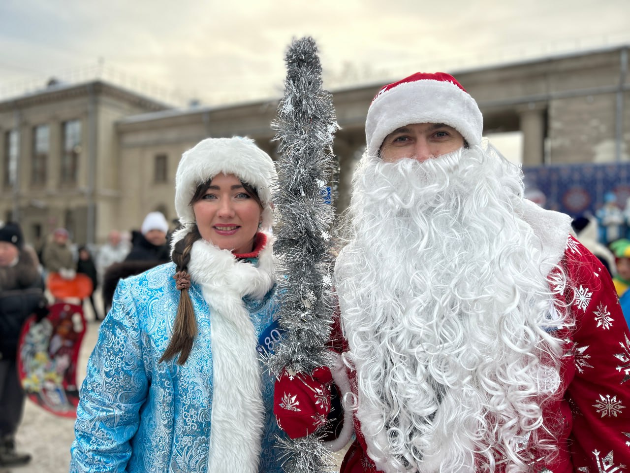 Почти 200 жителей Ангарского округа приняли участие в параде Дедов Морозов Почти 200 жителей Ангарского округа приняли участие в параде Дедов Морозов