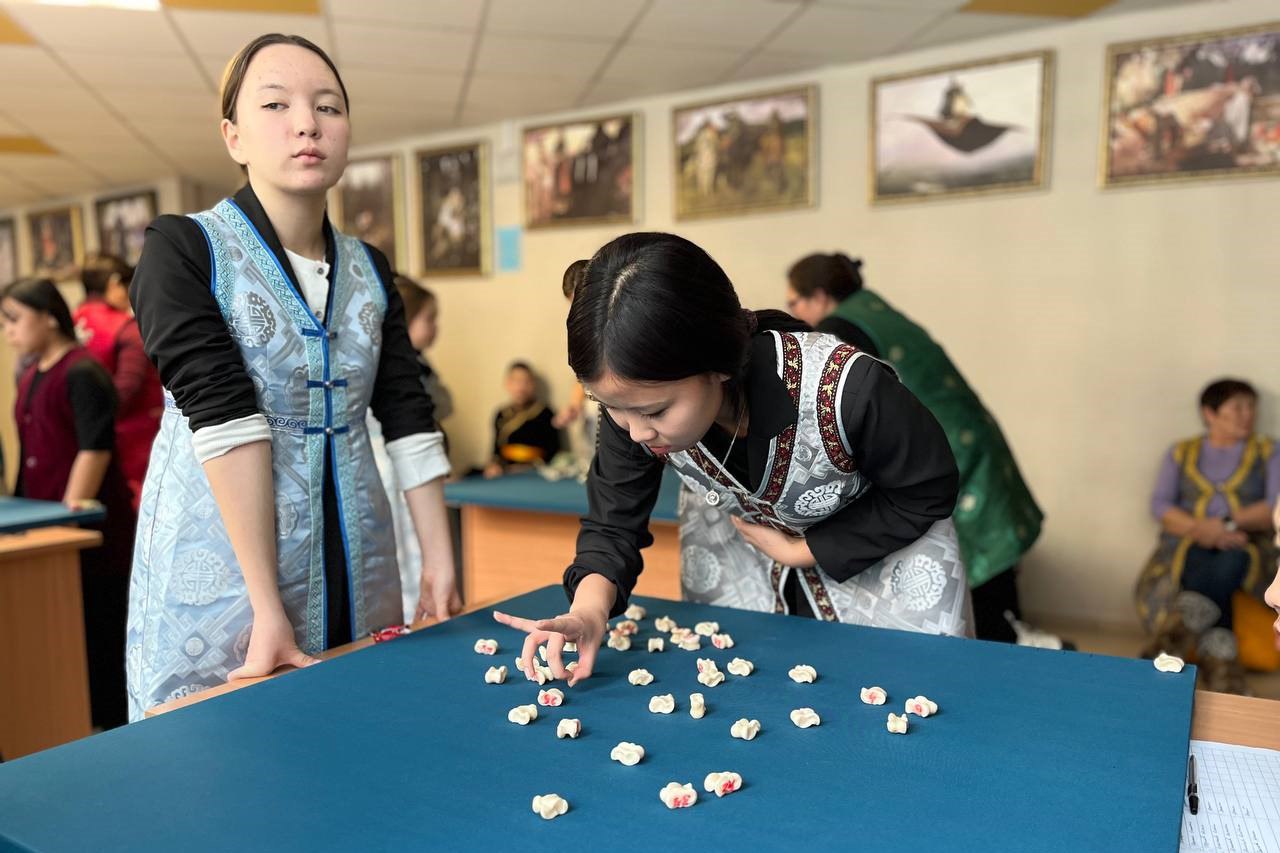 Около 200 спортсменов приняли участие в спартакиаде Усть-Ордынского Бурятского округа по национальным видам спорта Около 200 спортсменов приняли участие в спартакиаде Усть-Ордынского Бурятского округа по национальным видам спорта
