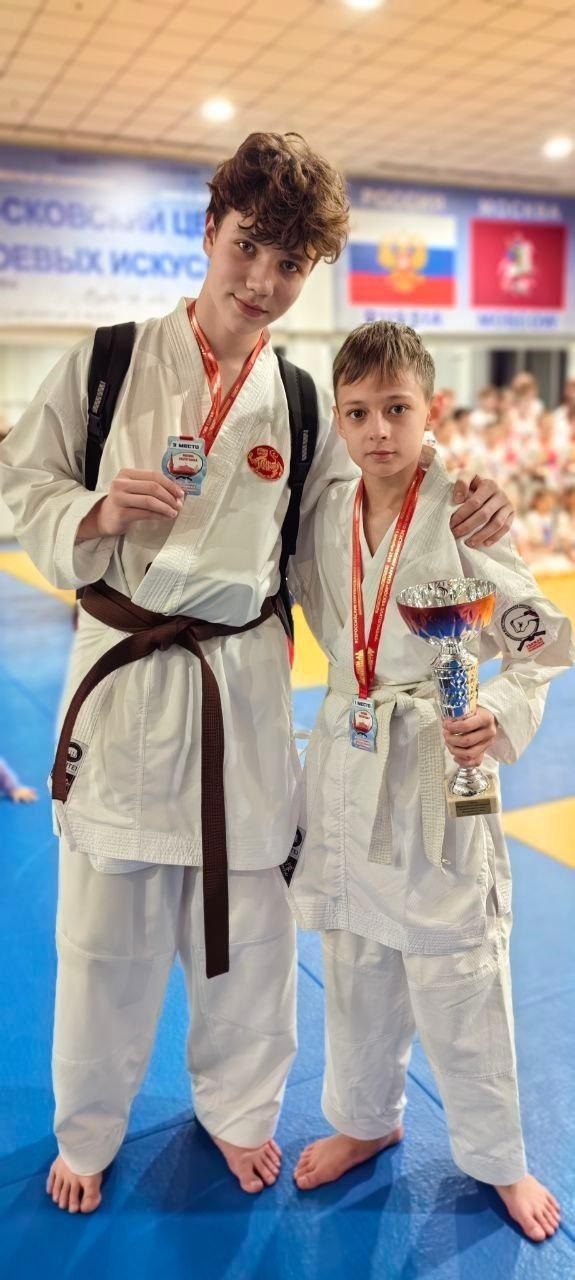Спортсмены Прибайкалья выиграли три медали на всероссийских соревнованиях по всестилевому карате «Москва златоглавая», которые с 12 по 14 декабря проходили в Московском центре боевых искусств Спортсмены Прибайкалья выиграли три медали на всероссийских соревнованиях по всестилевому карате «Москва златоглавая», которые с 12 по 14 декабря проходили в Московском центре боевых искусств
