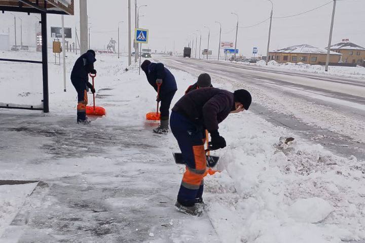 В южных районах Иркутской области дорожные службы ведут активную работу по расчистке и обработке трасс В южных районах Иркутской области дорожные службы ведут активную работу по расчистке и обработке трасс