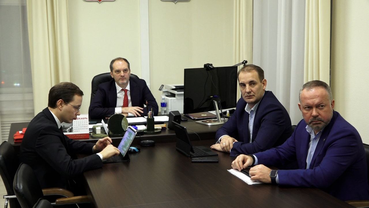 Ситуацию по расчистке автодорог в регионе обсудили в областном Правительстве