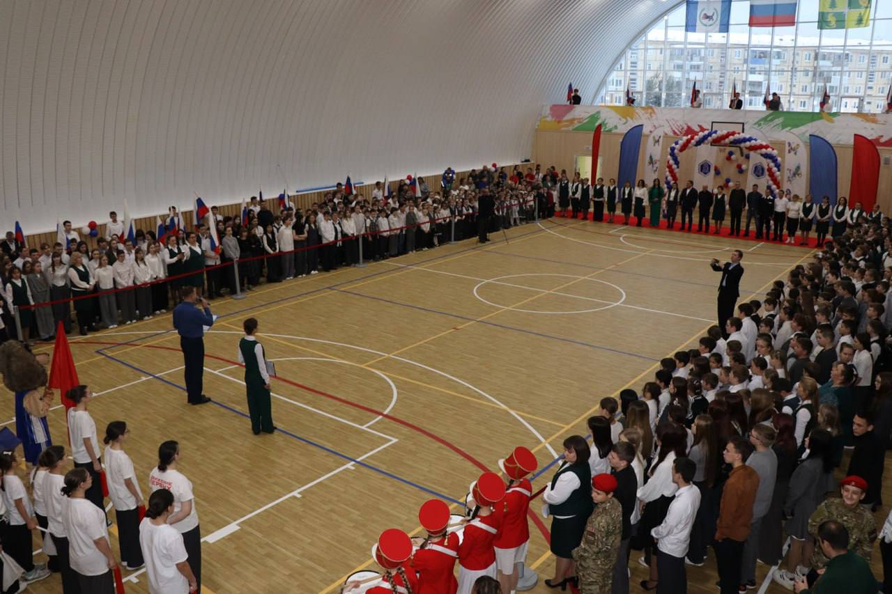 Большой зал — большие победы: в школе Лесогорска открыли спортангар Большой зал — большие победы: в школе Лесогорска открыли спортангар