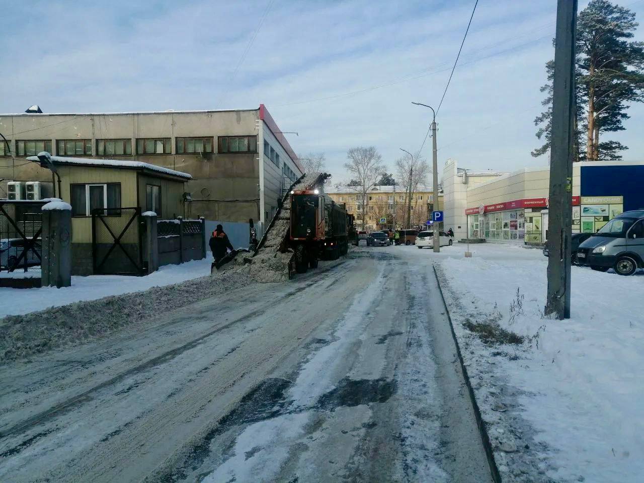 Дорожная техника в Ангарске работает в усиленном режиме Дорожная техника в Ангарске работает в усиленном режиме