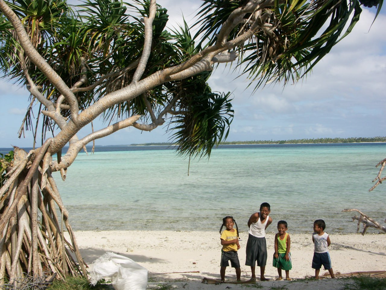 Первая страна в мире начала платить своим гражданам просто так Первая страна в мире начала платить своим гражданам просто так