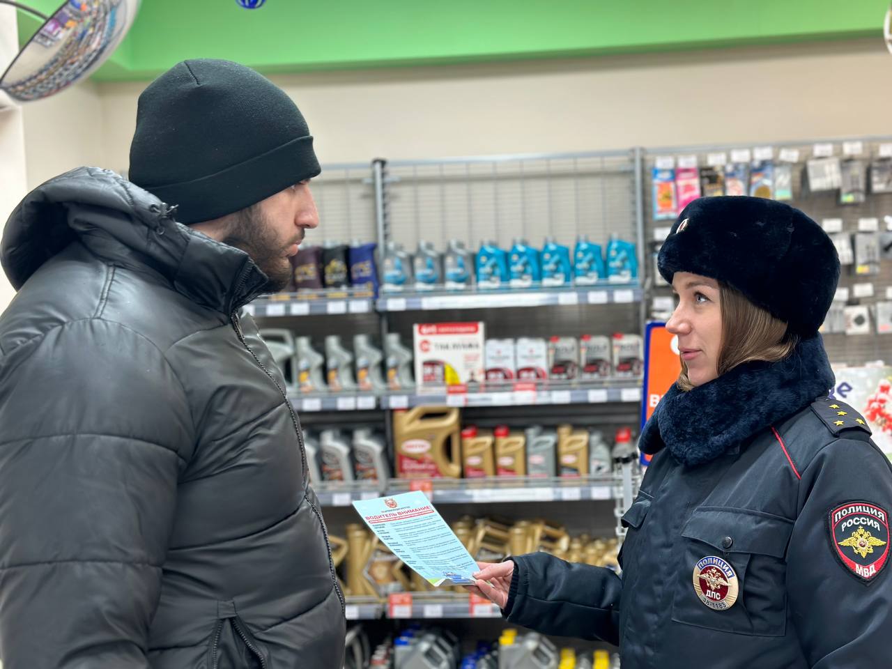 В связи с ухудшением погодных условий госавтоинспекторы напоминают водителям об основных правилах безопасности на дороге В связи с ухудшением погодных условий госавтоинспекторы напоминают водителям об основных правилах безопасности на дороге