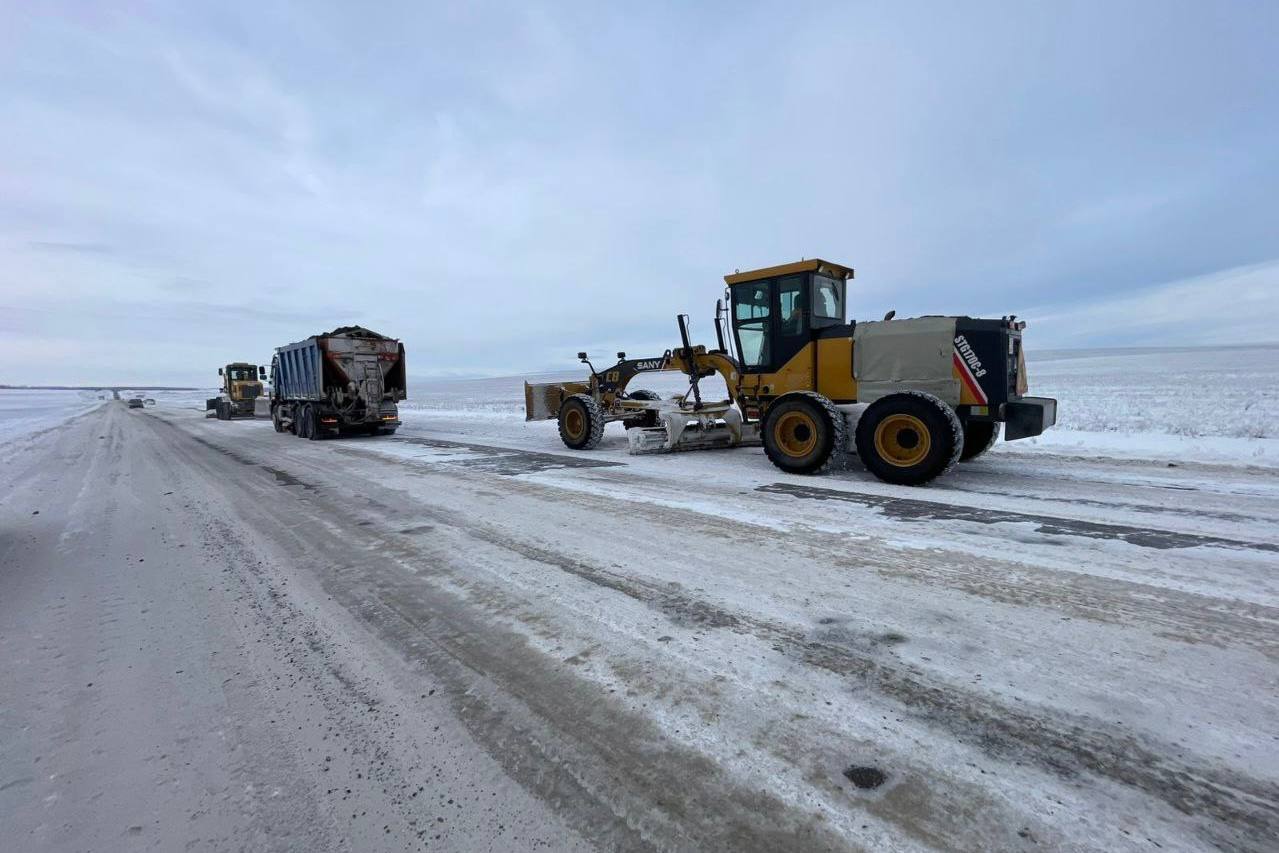 В южных районах Иркутской области дорожные службы ведут активную работу по расчистке и обработке трасс В южных районах Иркутской области дорожные службы ведут активную работу по расчистке и обработке трасс