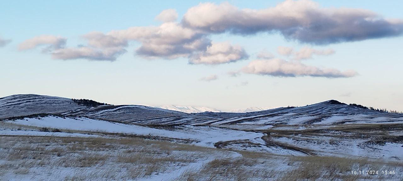 Байкал прекрасен в любое время года, а его берега только тронул лед Байкал прекрасен в любое время года, а его берега только тронул лед