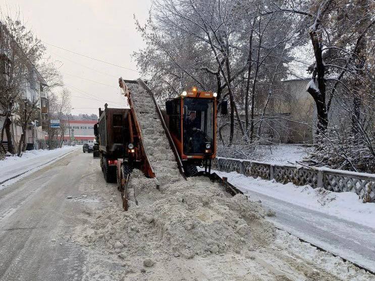 Дорожная техника в Ангарске работает в усиленном режиме Дорожная техника в Ангарске работает в усиленном режиме