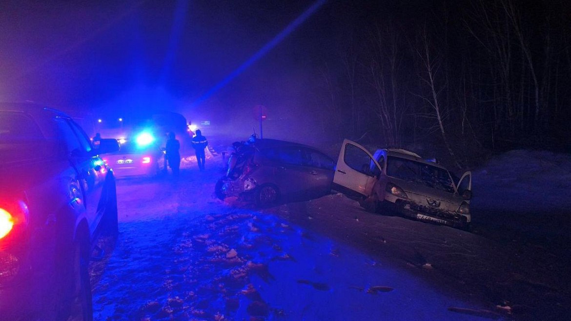 Пять человек пострадали в массовом ДТП с участием 10 машин в Иркутской области, сообщили в МВД России Пять человек пострадали в массовом ДТП с участием 10 машин в Иркутской области, сообщили в МВД России