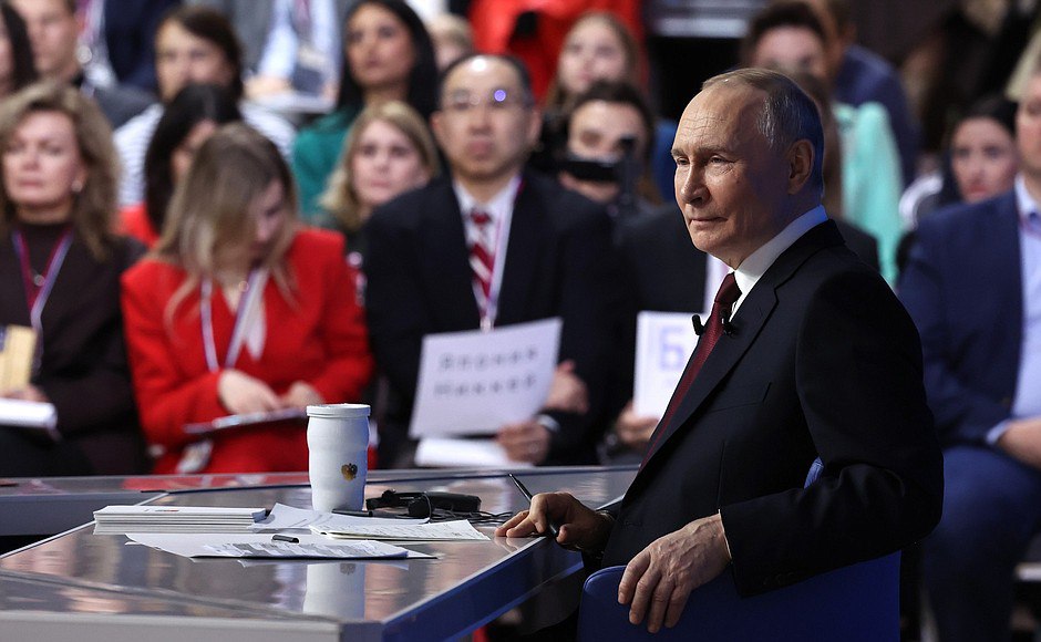 Президент России Владимир Путин про авиастроение: Обязательно этим надо заниматься