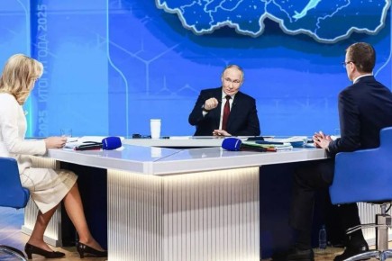 Владимир Путин: Благодарен руководителям субъектов страны, что они тиражируют программу «Время героев» в региональном масштабе