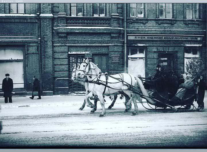 Снежинки, богатыри и новоселье: как встречали Новый год в новом Иркутске Снежинки, богатыри и новоселье: как встречали Новый год в новом Иркутске