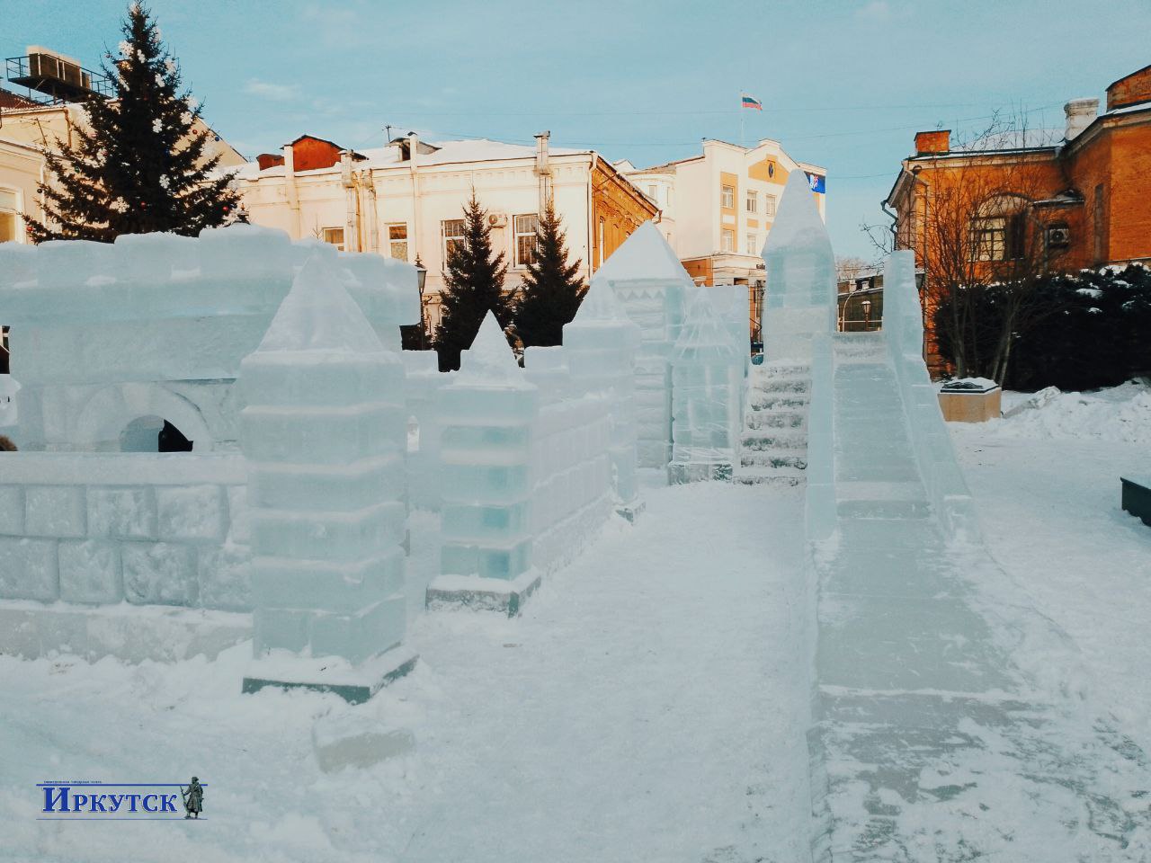 Ловим праздничное настроение на центральных улицах города И Ловим праздничное настроение на центральных улицах города И
