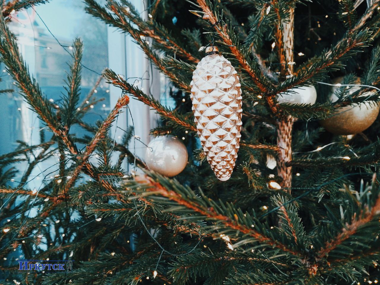 Ловим праздничное настроение на центральных улицах города И Ловим праздничное настроение на центральных улицах города И