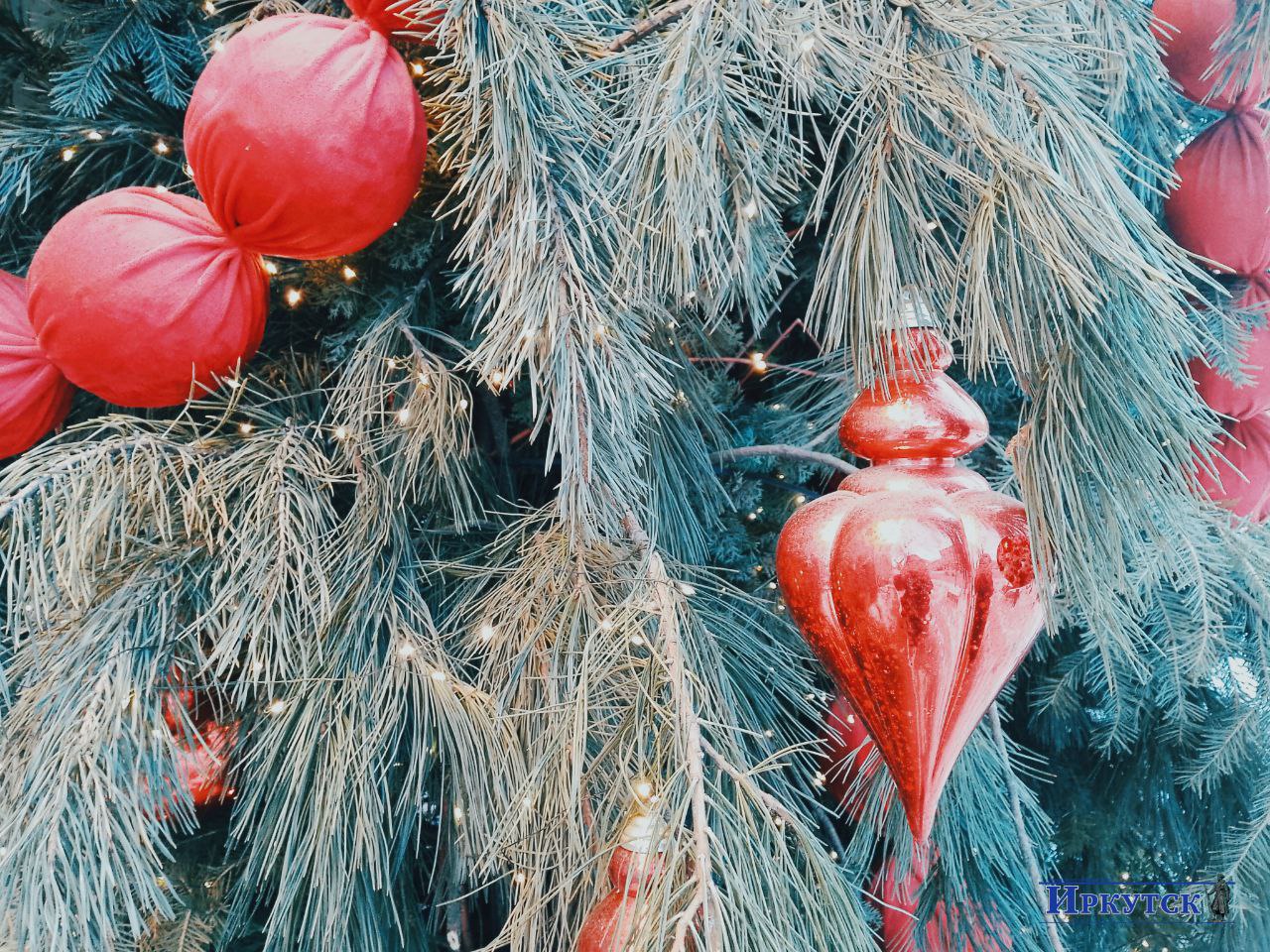 Ловим праздничное настроение на центральных улицах города И Ловим праздничное настроение на центральных улицах города И