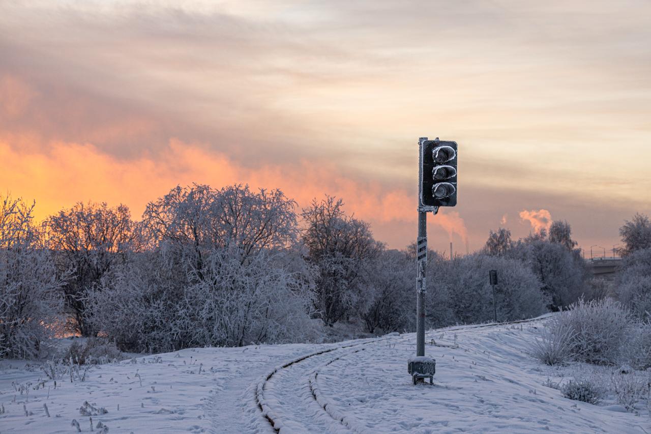 Доброго морозного утра, иркутяне! Сегодня в городе переменная облачность, небольшой снег, ветер северо-западный 510 м/с, температура утром -21°, днем -14 Доброго морозного утра, иркутяне! Сегодня в городе переменная облачность, небольшой снег, ветер северо-западный 510 м/с, температура утром -21°, днем -14